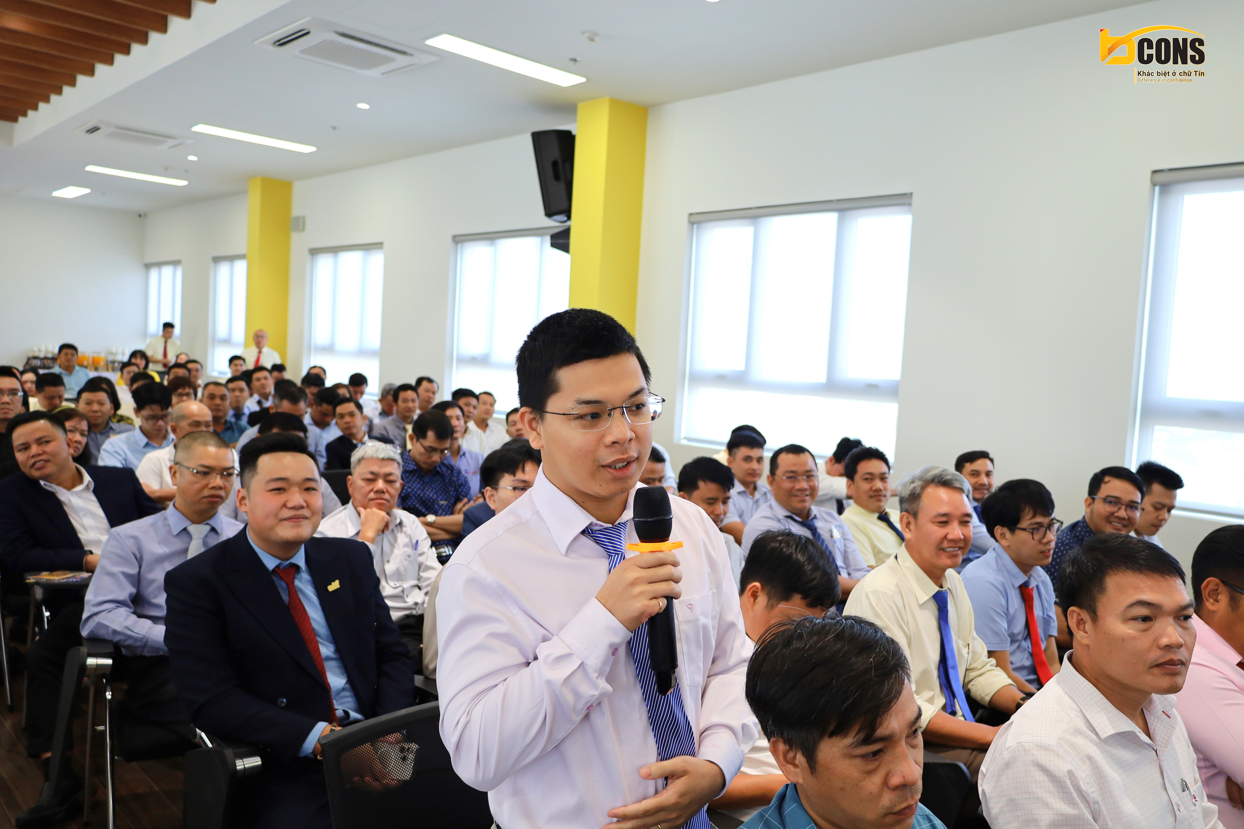 Đại diện Quý đối tác phát biểu tại buổi họp mặt