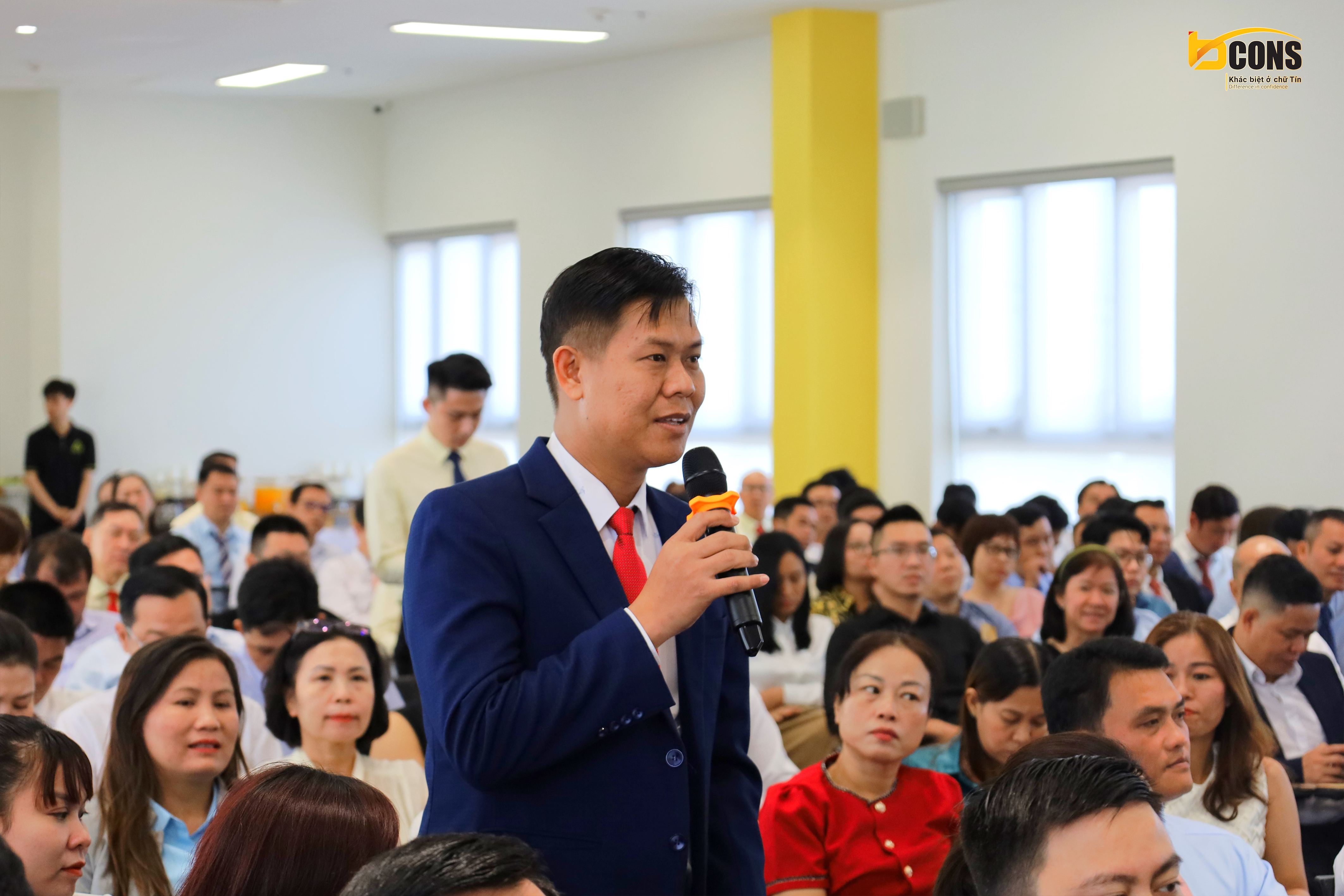 Đại diện Quý đối tác phát biểu tại buổi họp mặt