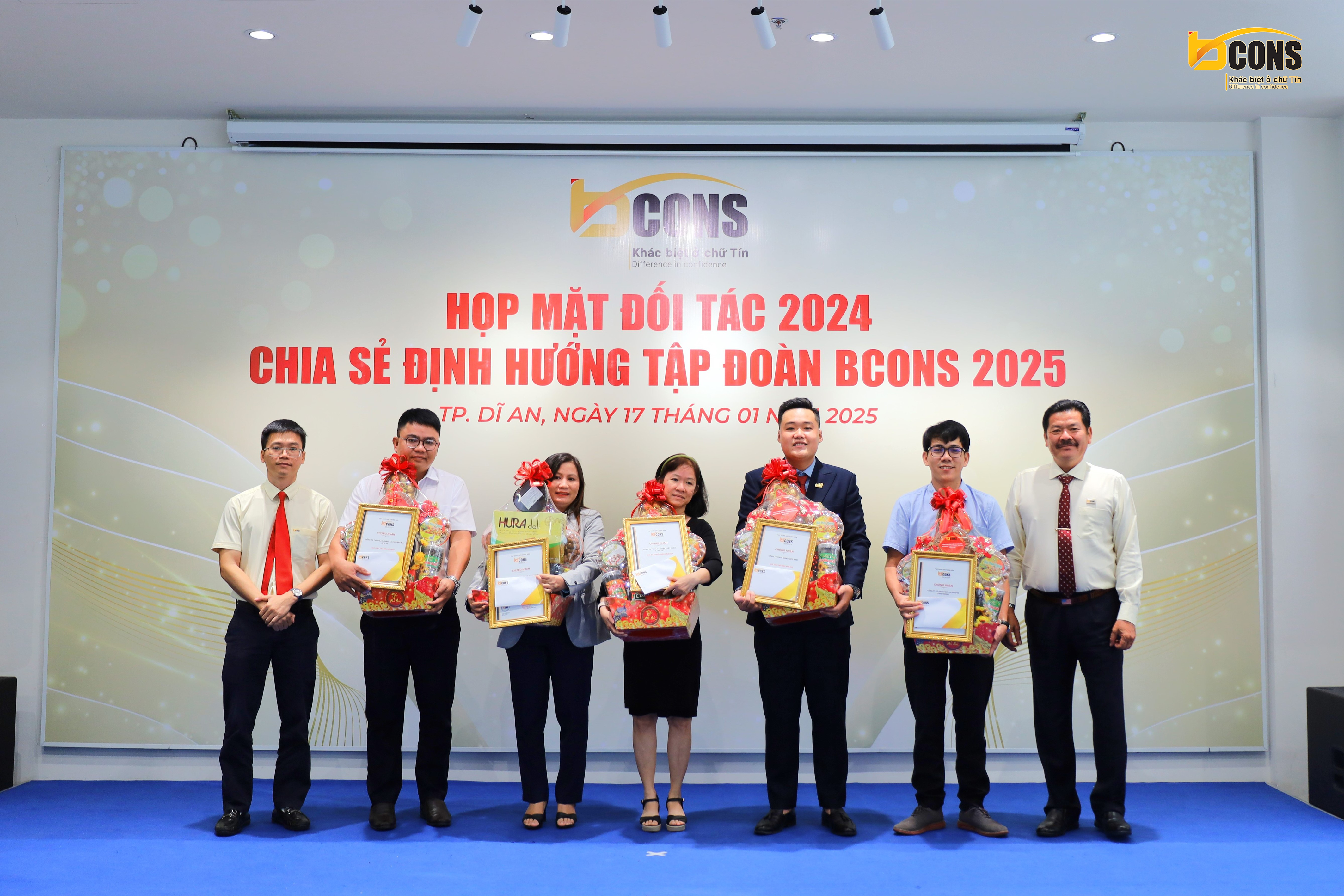 Tập đoàn Bcons tri ân các "Đối tác tiêu biểu năm 2024"